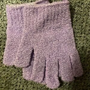 Scrubbing gloves